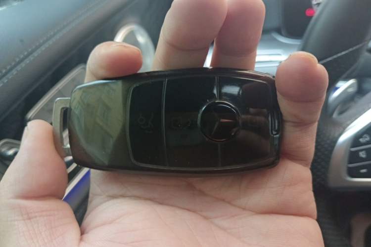 Used Mercedes-Benz E-Class 2017 E 200 L Sport 4MATIC Vehicle Key