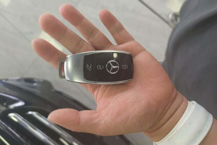 Used Mercedes-Benz E-Class 2017 E 300 Sport Edition Vehicle Key