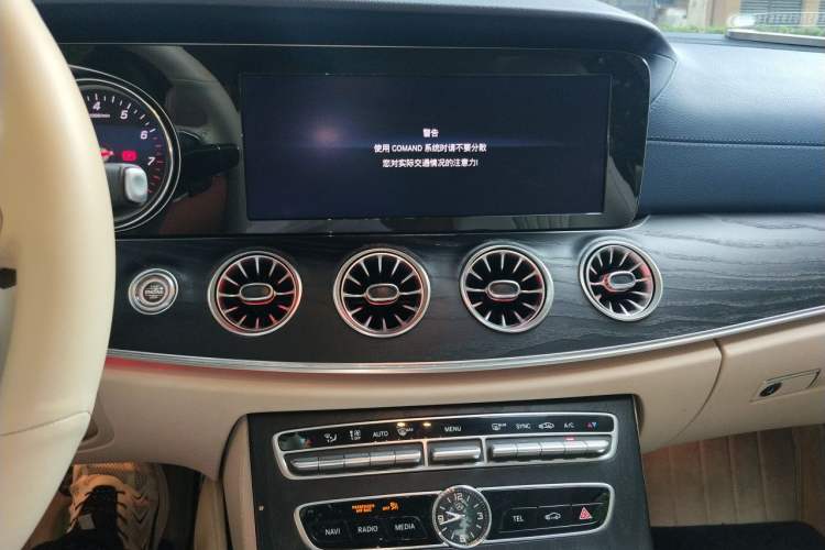 Used Mercedes-Benz E-Class 2017 E 200 4MATIC Coupe Audio And AC Panel