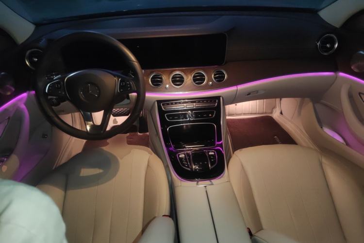 Used Mercedes-Benz E-Class 2017 E 300 L Luxury Model Center Console
