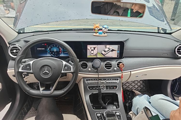 Used Mercedes-Benz E-Class 2017 E 300 L Sport Luxury Edition Center Console