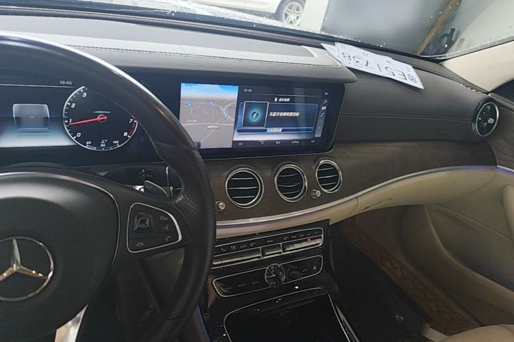 Used Mercedes-Benz E-Class 2017 E 300 L Luxury Model Center Console