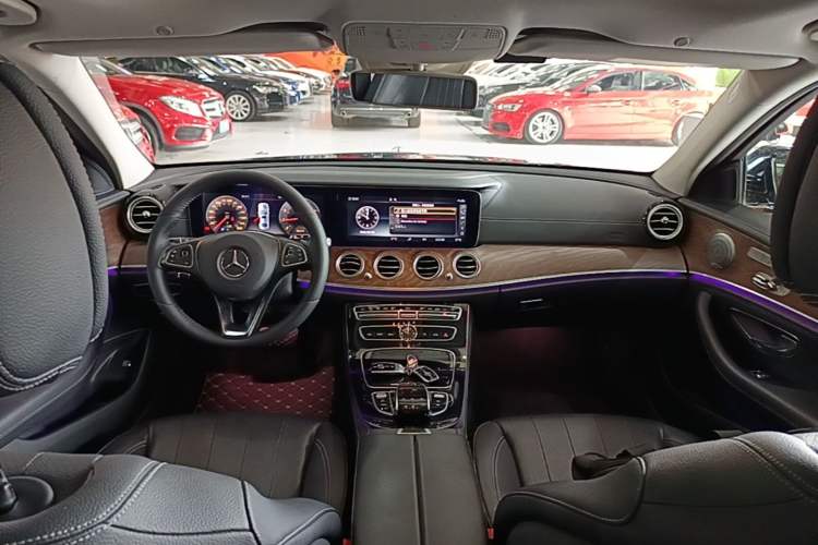 Used Mercedes-Benz E-Class 2017 E 300 L Luxury Model Center Console
