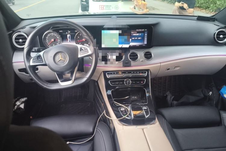 Used Mercedes-Benz E-Class 2017 E 200 Sport 4MATIC Center Console