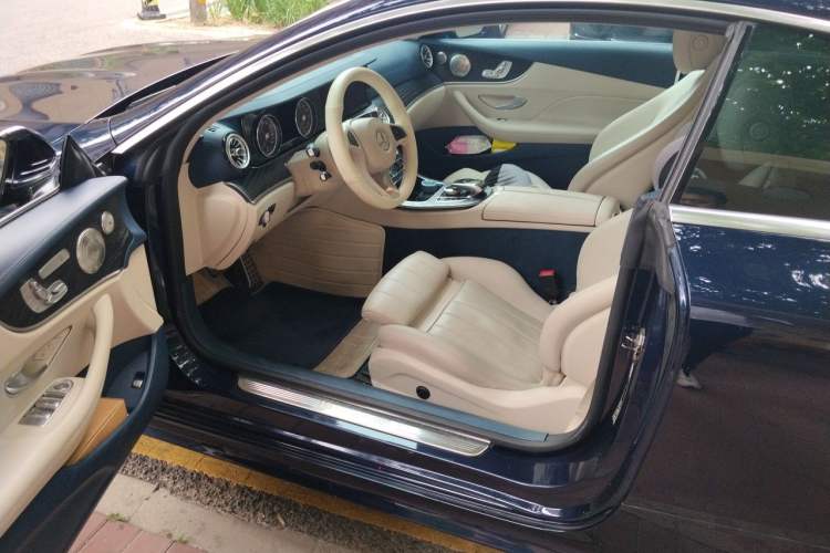 Used Mercedes-Benz E-Class 2017 E 200 4MATIC Coupe Driver Seat