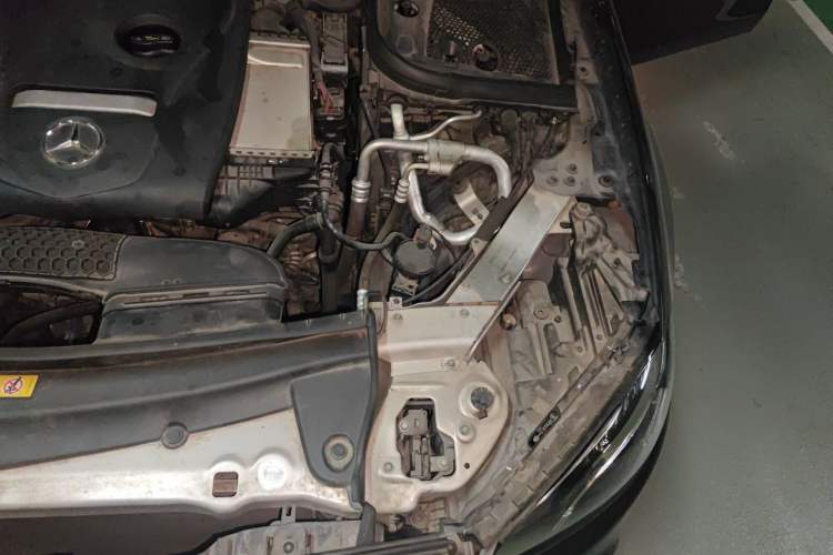 Used Mercedes-Benz E-Class 2017 E 300 L Sporty and Stylish Model Engine Bay Left