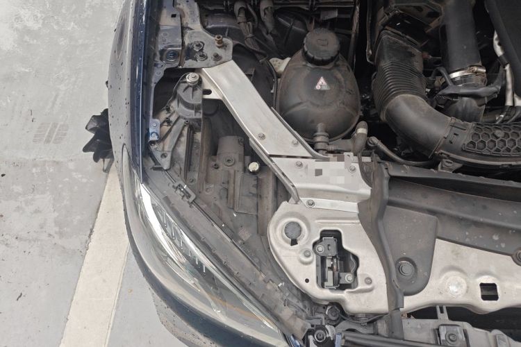 Used Mercedes-Benz E-Class 2017 E 300 L Sport Luxury Edition Engine Bay Right