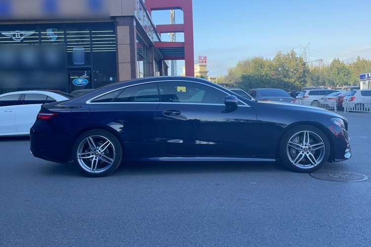 Used Mercedes-Benz E-Class 2017 E 200 Coupe Exterior 2