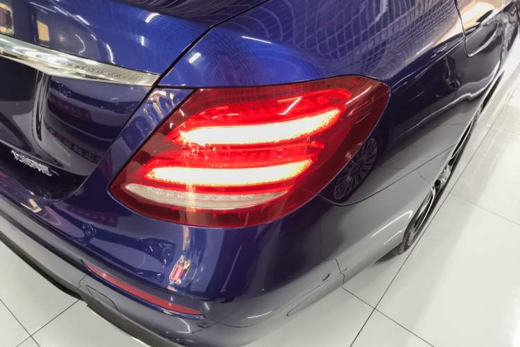 Used Mercedes-Benz E-Class 2017 E 200 Sport Exterior 3