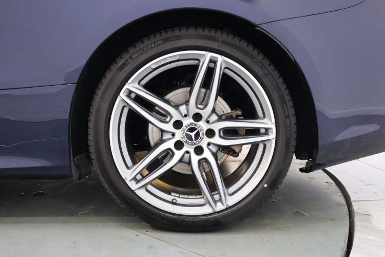 Used Mercedes-Benz E-Class 2017 E 200 Coupe Exterior 5