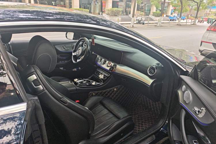Used Mercedes-Benz E-Class 2017 E 200 Coupe Exterior 5