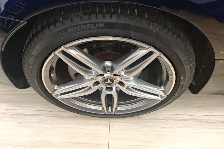 Used Mercedes-Benz E-Class 2017 E 200 Coupe Exterior 5