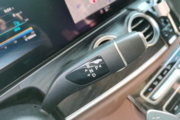 Used Mercedes-Benz E-Class 2017 E 300 L Sport Luxury Edition Gear Lever