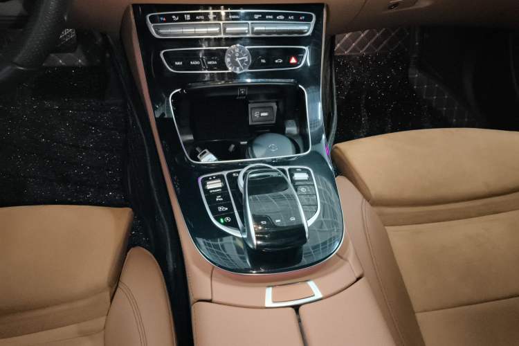 Used Mercedes-Benz E-Class 2017 E 200 Sport Gear Lever