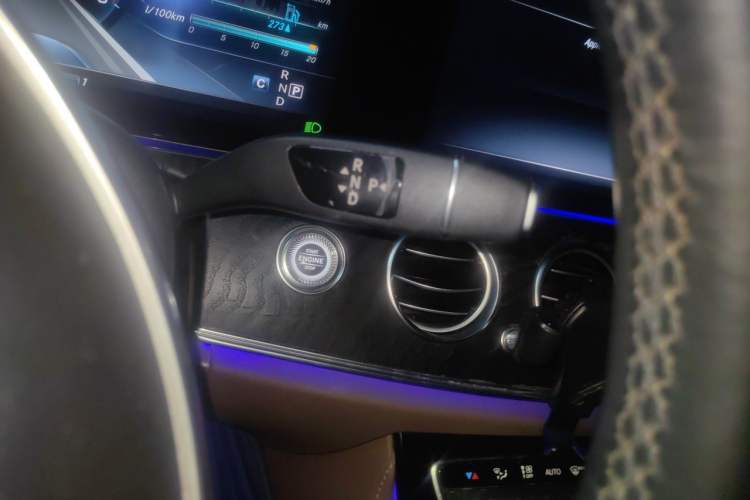 Used Mercedes-Benz E-Class 2017 E 300 L Sport Luxury Edition Gear Lever