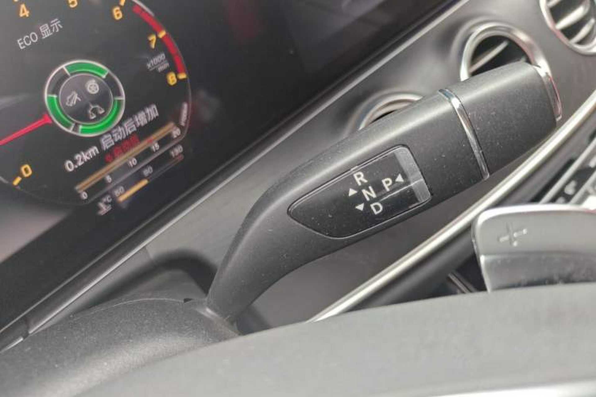 Used Mercedes-Benz E-Class 2017 E 300 L Sporty and Stylish Model Gear Lever