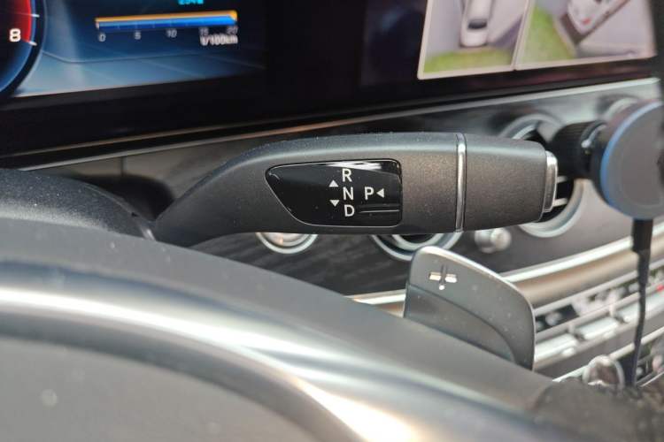 Used Mercedes-Benz E-Class 2017 E 300 L Sport Luxury Edition Gear Lever