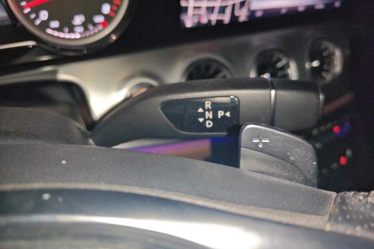 Used Mercedes-Benz E-Class 2017 E 200 4MATIC Coupe Gear Lever