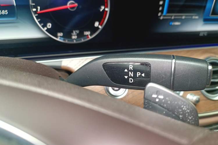 Used Mercedes-Benz E-Class 2017 E 300 L Luxury Model Gear Lever