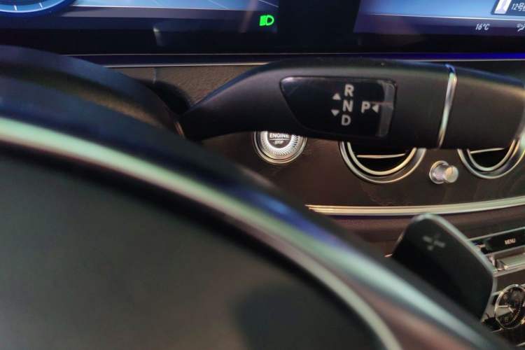 Used Mercedes-Benz E-Class 2017 E 300 L Sporty and Stylish Model Gear Lever