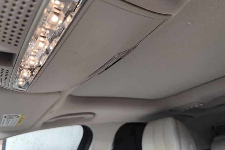 Used Mercedes-Benz E-Class 2017 E 300 L Luxury Model Headliner