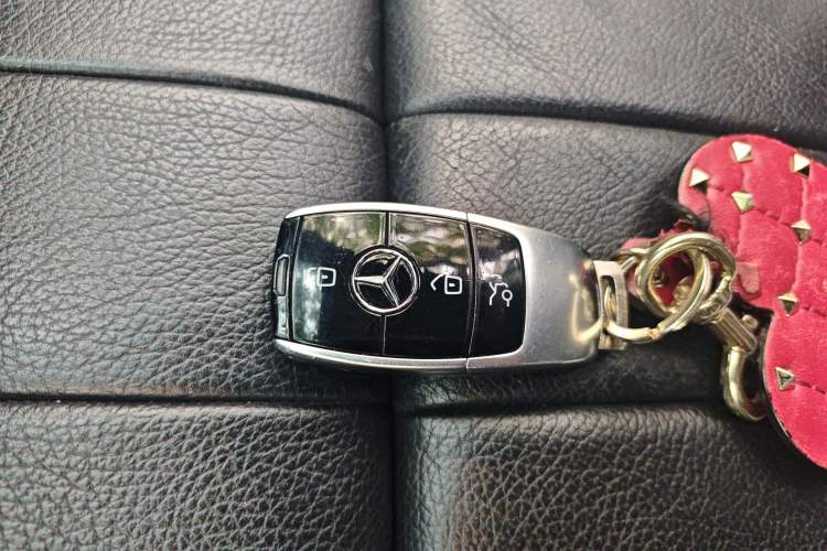 Used Mercedes-Benz E-Class 2017 E 200 Coupe Interior 1