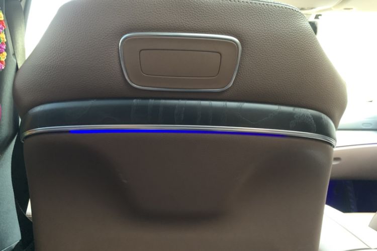 Used Mercedes-Benz E-Class 2017 E 300 L Sport Luxury Edition Interior 10