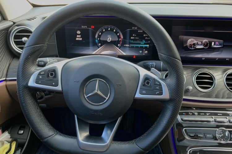 Used Mercedes-Benz E-Class 2017 E 300 L Sport Luxury Edition Interior 2