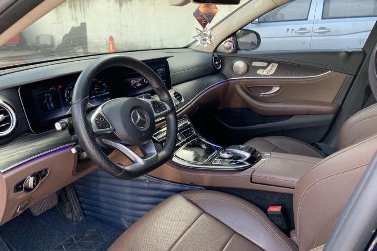 Used Mercedes-Benz E-Class 2017 E 300 L Sport Luxury Edition Interior 5