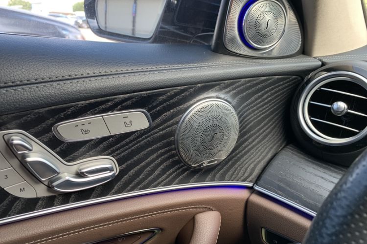 Used Mercedes-Benz E-Class 2017 E 300 L Sport Luxury Edition Interior 8