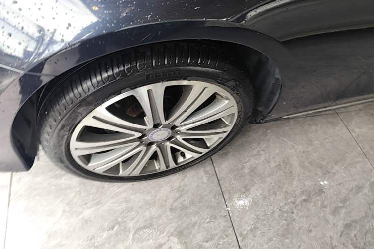 Used Mercedes-Benz E-Class 2017 E 300 L Luxury Model Left Front Wheel Hub