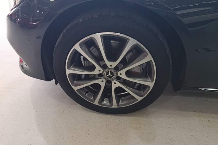 Used Mercedes-Benz E-Class 2017 E 300 L Luxury Model Left Front Wheel Hub