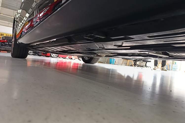 Used Mercedes-Benz E-Class 2017 E 300 L Luxury Model Left Side Sill