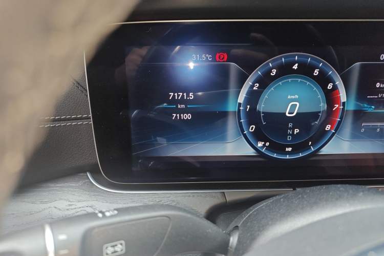 Used Mercedes-Benz E-Class 2017 E 300 L Sport Luxury Edition Odometer Close Up