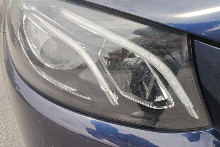 Used Mercedes-Benz E-Class 2017 E 300 L Sporty and Stylish Model Right Front Headlight