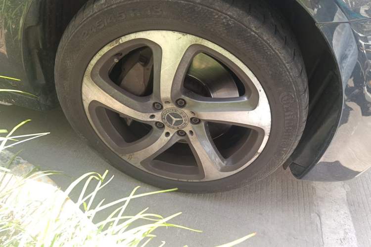 Used Mercedes-Benz E-Class 2017 E 300 L Sport Luxury Edition Right Front Wheel Hub
