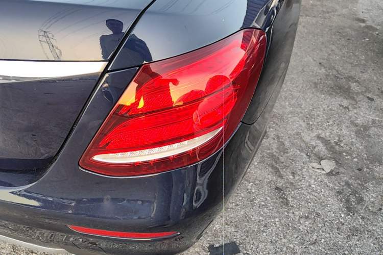 Used Mercedes-Benz E-Class 2017 E 300 L Sport Luxury Edition Right Rear Taillight