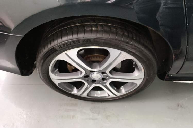 Used Mercedes-Benz E-Class 2017 E 300 L Sporty and Stylish Model Right Rear Wheel Hub