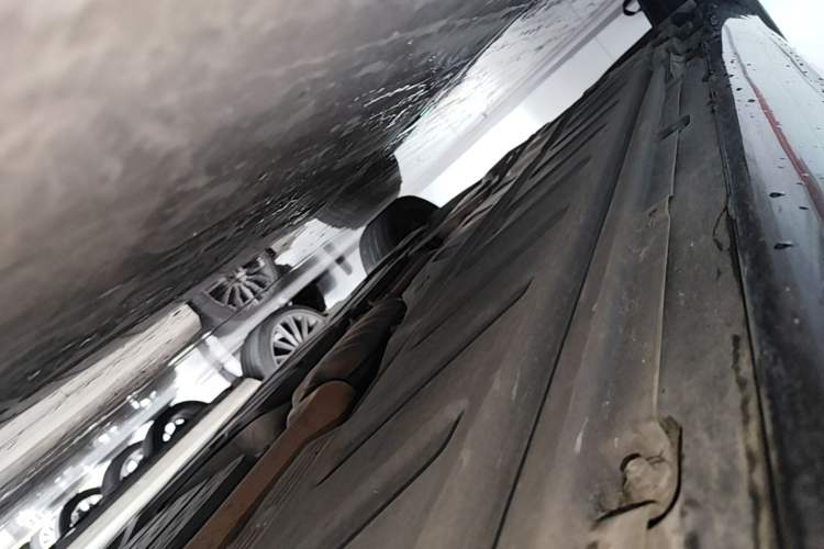 Used Mercedes-Benz E-Class 2017 E 300 L Luxury Model Right Side Sill