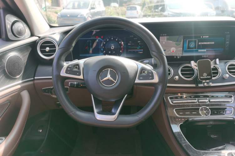 Used Mercedes-Benz E-Class 2017 E 300 L Sport Luxury Edition Steering Wheel