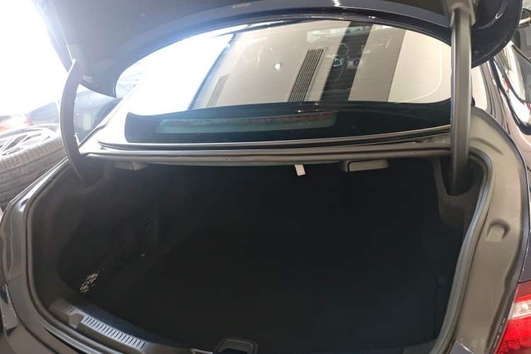 Used Mercedes-Benz E-Class 2017 E 200 Coupe Trunk