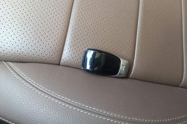 Used Mercedes-Benz E-Class 2017 E 300 L Sport Luxury Edition Vehicle Key