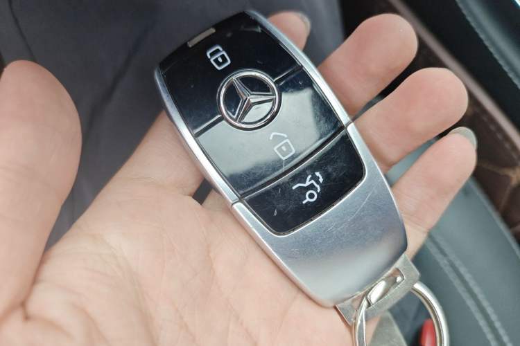 Used Mercedes-Benz E-Class 2017 E 300 L Sporty and Stylish Model Vehicle Key