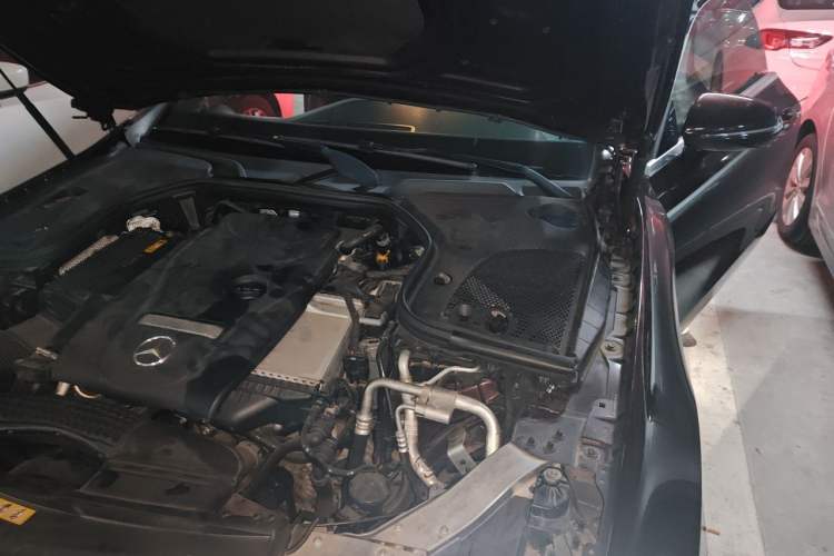 Used Mercedes-Benz E-Class 2017 E 200 4MATIC Coupe Engine Bay Left