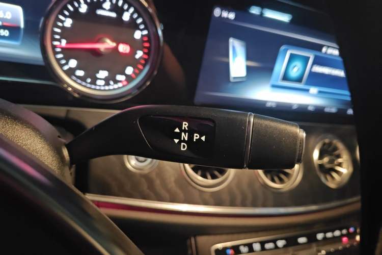 Used Mercedes-Benz E-Class 2017 E 200 4MATIC Coupe Gear Lever