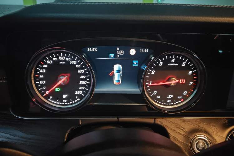 Used Mercedes-Benz E-Class 2017 E 200 4MATIC Coupe Instrument Cluster