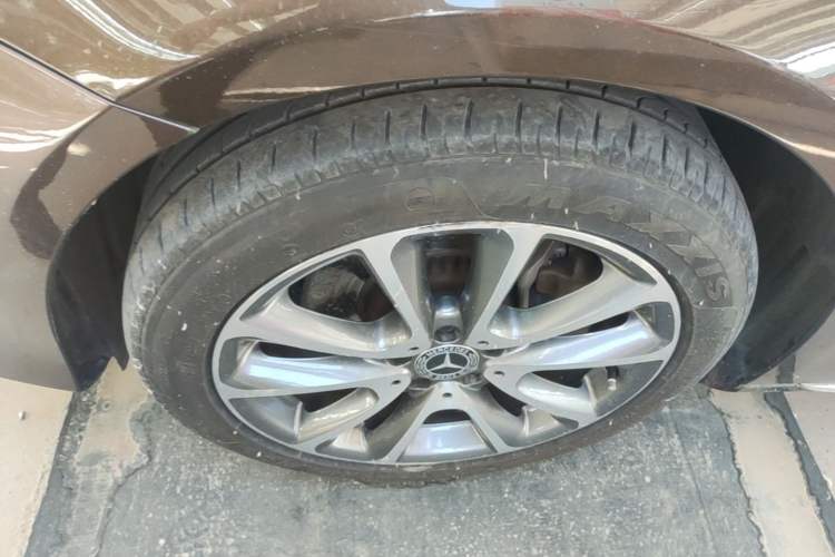 Used Mercedes-Benz E-Class 2017 E 200 L 4MATIC Left Front Wheel Hub