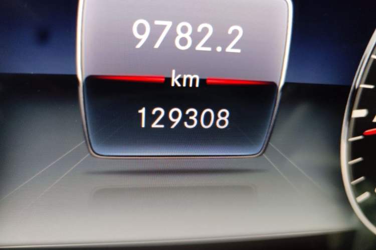 Used Mercedes-Benz E-Class 2017 E 300 L Sport Luxury Edition Odometer Close Up