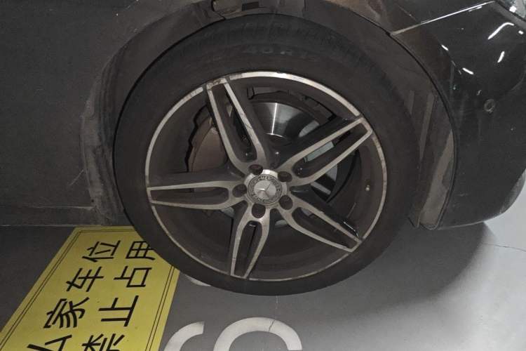 Used Mercedes-Benz E-Class 2017 E 300 Sport Edition Right Front Wheel Hub