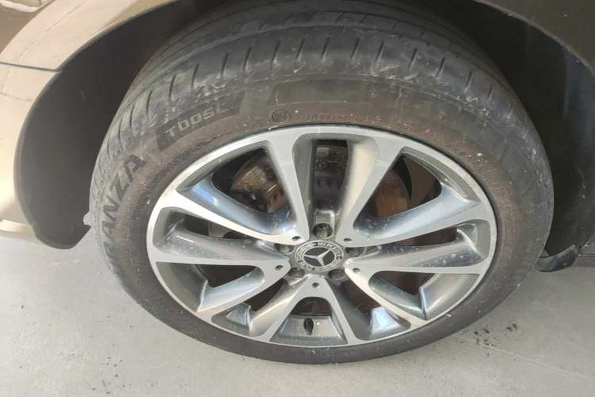 Used Mercedes-Benz E-Class 2017 E 200 L 4MATIC Right Rear Wheel Hub